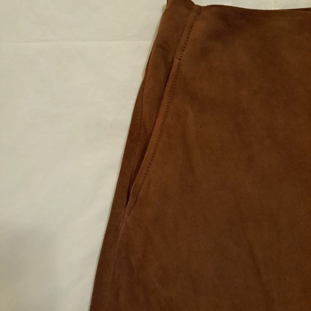 White House Black Market Skirt Suede A Line Wrap Brown Size 0 EUC - Picture 3 of 9